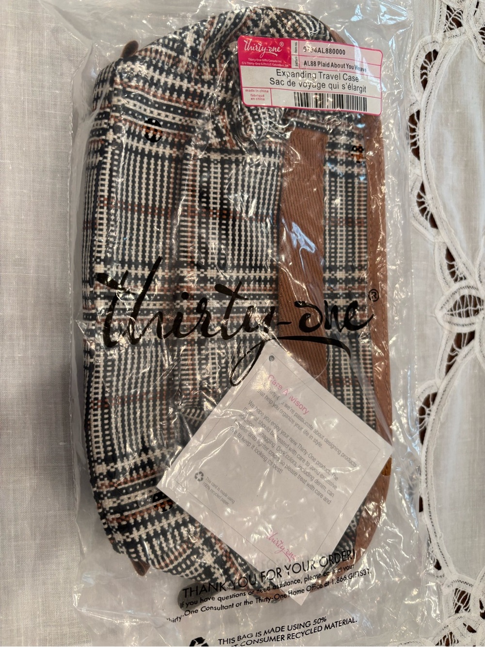 thirty-one Plaid Expandable Travel Case with Brown Trim - Picture 2 of 3